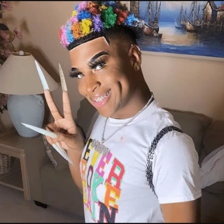 Deshawn Harris has a net worth of around $400,000.